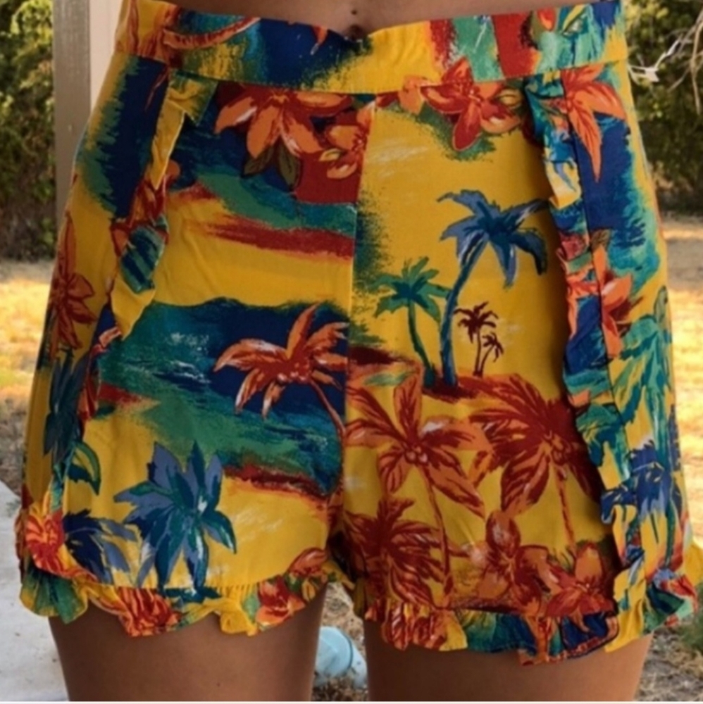 ZARA Hawaiian Palm Trees Print ruffle Shorts Side Zipper Shorts Yellow Medium